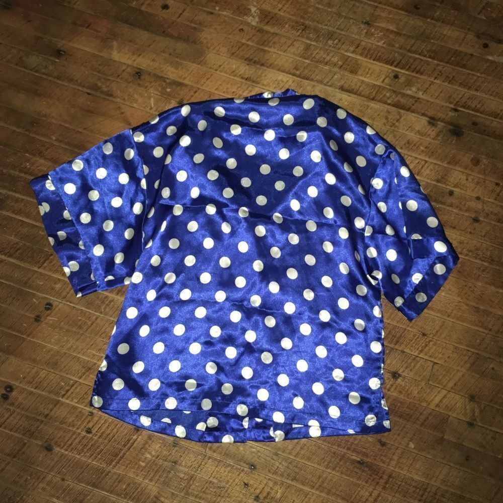 Victoria’s Secret P polka dot satiny shirt - Picture 4 of 4